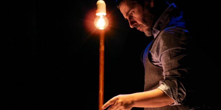 A Villaspeciosa un omaggio allo scrittore Sergio Atzeni con lo spettacolo “…Io non lo so cosa sia giusto…” del Teatro del Segno