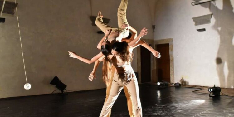 Primavera a Teatro, sabato 20 aprile a Sassari Art Garage e Mandala Dance Company