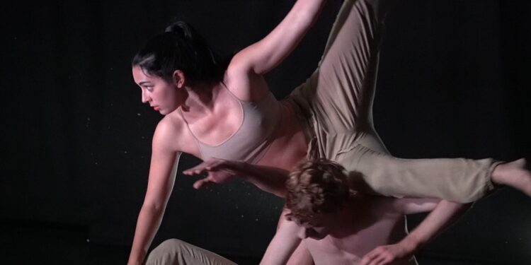 Sassari, la sensualità di Balancier e Kyme con Mandala Dance Company e Art Garage