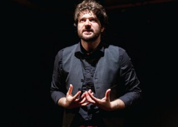 Lo spettacolo “Perdifiato / L’incredibile storia di Alfonsina Strada, l’unica donna a correre il Giro d’Italia” domani, sabato 20 aprile, alle 20.30, al TsE di Is Mirrionis in via Quintino Sella a Cagliari