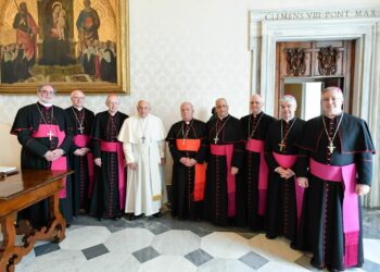 I vescovi della Sardegna sono stati ricevuti da papa Francesco, è così iniziata la visita «ad limina Apostolorum» dell’episcopato sardo