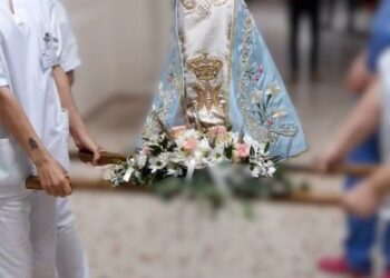 Il simulacro della Vergine delle Grazie nei reparti ospedalieri dell’Aou di Sassari