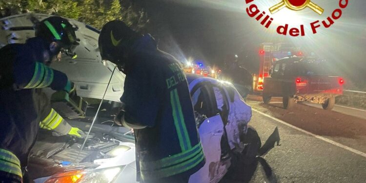 Ozieri: incidente stradale sulla provinciale 10, quattro feriti