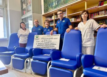 Donate 5 poltrone ergonomiche per allattamento alla Neonatologia e Terapia intensiva neonatale dell’Aou di Sassari