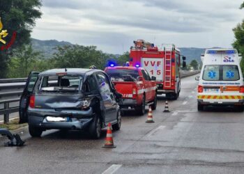 Incidente stradale al chilometro 64.500 della statale 131, una persona in ospedale
