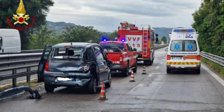 Incidente stradale al chilometro 64.500 della statale 131, una persona in ospedale