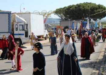 L’abbigliamento dei giudici, delle giudicesse e dei religiosi: a Ozieri “La moda del Medioevo sardo”