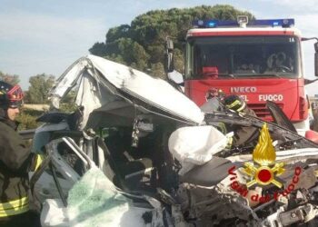 Incidente stradale al chilometro 75 della statale 131, una persona in ospedale