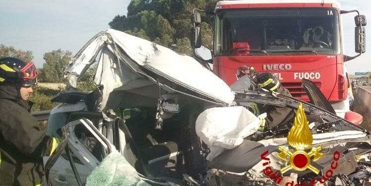 Incidente stradale al chilometro 75 della statale 131, una persona in ospedale