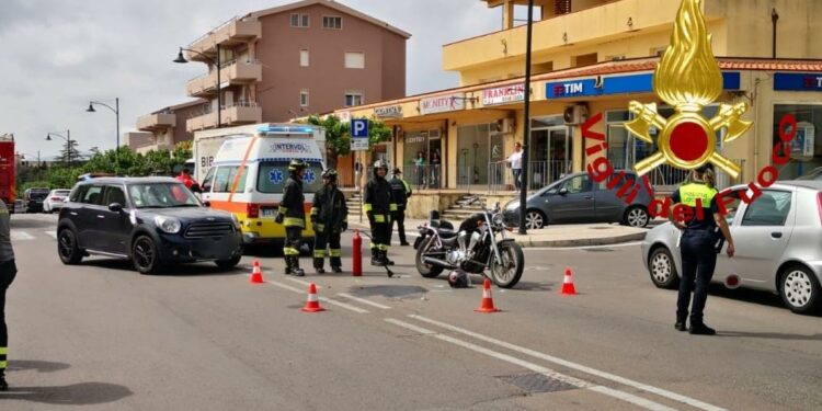 Olbia: incidente stradale in via Aldo Moro, sul posto i vigili del fuoco