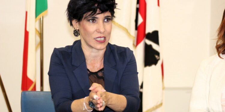 L’assessora del Lavoro Desirè Manca presenta l’intervento “Promozione di azioni per l’inserimento lavorativo delle persone con disabilità”