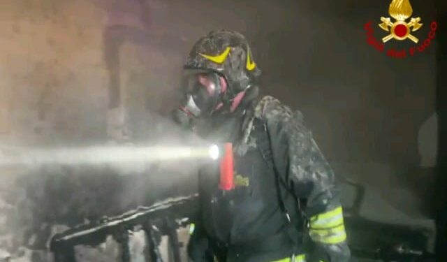 I vigili del fuoco di Cagliari sono intervenuti, intorno alle ore 19.15, per un incendio che ha interessato un’abitazione sita in via Valle d’Aosta, a Settimo San Pietro