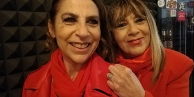 “Le nostre vite chiuse” di Zarga Martini: mostra e performance tra arte e teatro al Circolo culturale “Sa Bena” di Nuoro