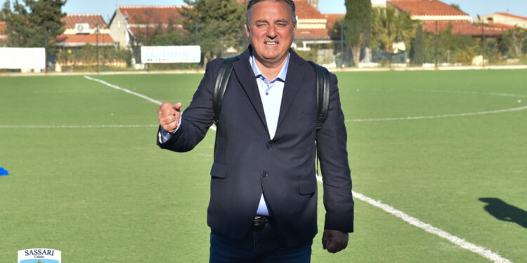 Alla vigilia dell’ultima partita della stagione regolare, s’è dimesso il direttore sportivo del Sassari Calcio Latte Dolce