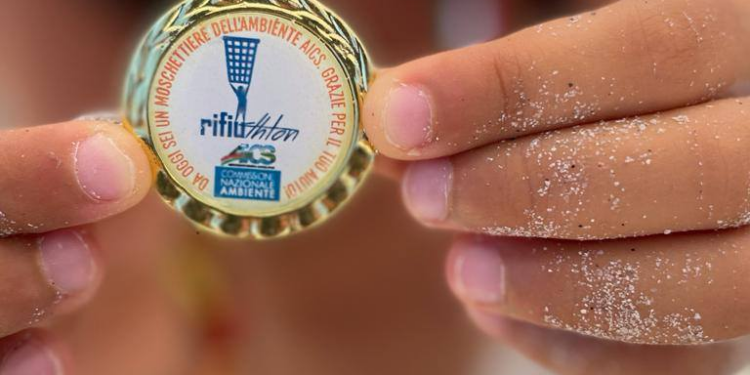 Ambiente: AICS, raccolta rifiuti dispersi utili ma è come fermare fiume con le mani