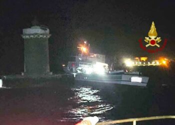 Porto Torres: soccorso un peschereccio con otto persone a bordo