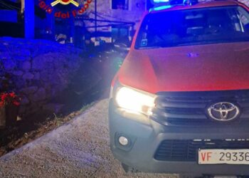 Gavoi: a fuoco un agriturismo, sul posto i vigili del fuoco