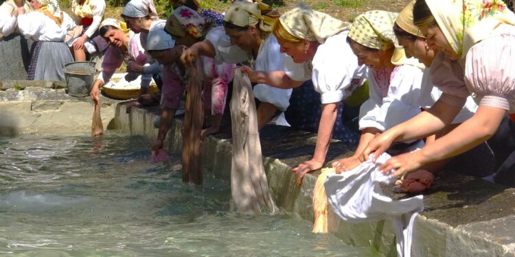 Ittiri: il lavaggio della lana a Binza Funtana
