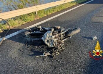 Incidente stradale sulla Statale 195, morto un centauro