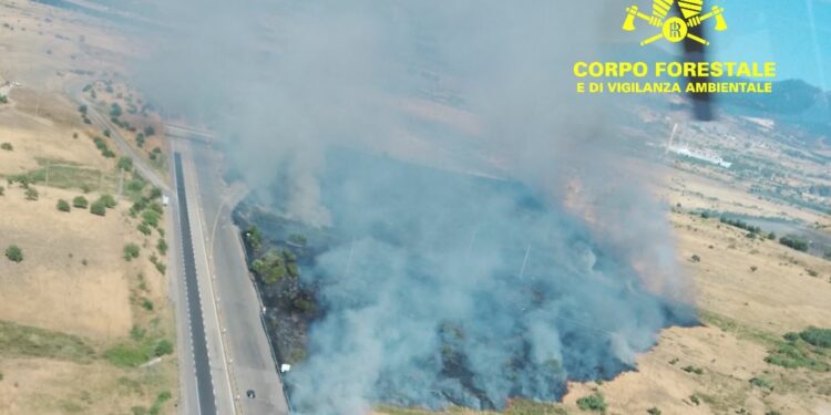 Ieri, su 20 incendi sviluppatisi sul territorio regionale, 3 hanno richiesto l’intervento di velivoli della flotta aerea regionale