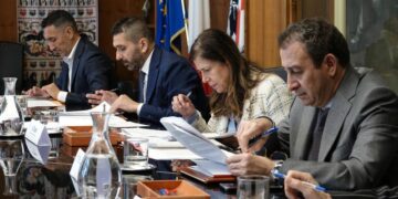 Incendio in un’abitazione di Quartu Sant’Elena, sul posto i vigili del fuoco