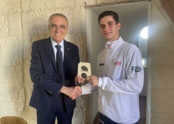 Il comune di Quartu Sant’Elena omaggia il pattinatore Davide Timpanari, medaglia d’oro alla World Cup 2024 di pattinaggio artistico