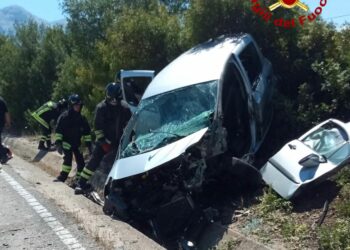 Oliena: incidente stradale in prossimità del ponte di Oloè, quattro persone ferite