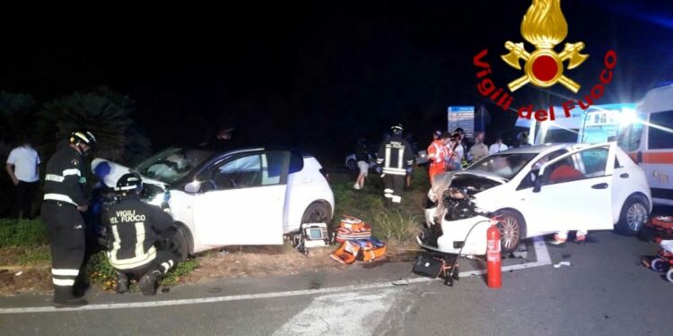 Riola Sardo: incidente sulla statale 292, quattro persone in ospedale
