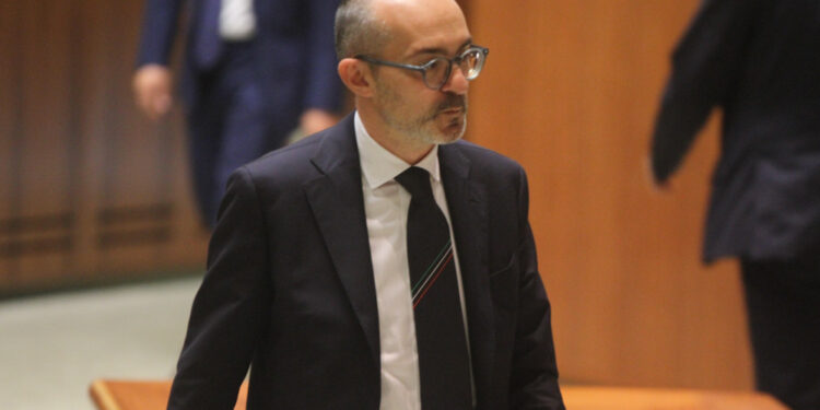 Paolo Truzzu (FdI): «Il Dl 15 sulle energie rinnovabili è una legge “Manifesto”, debole e inefficace»