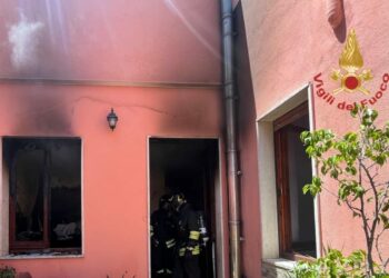 Incendio in un’abitazione di Quartu Sant’Elena, sul posto i vigili del fuoco