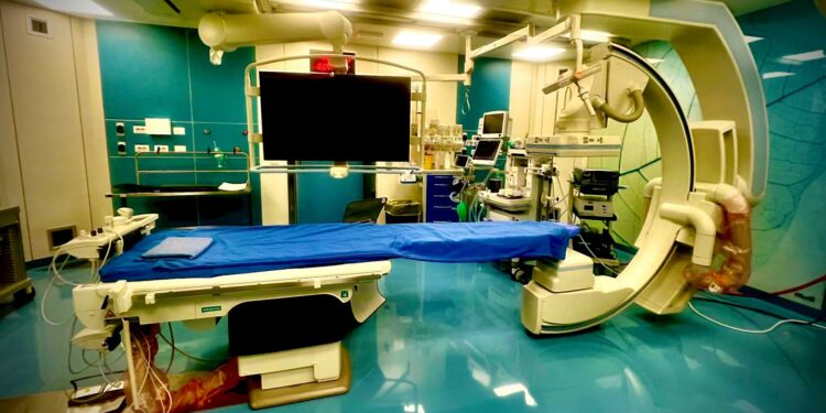 Aou Sassari: aperti il nuovo reparto di Chirurgia vascolare e la sala di Angiografia di ultima generazione