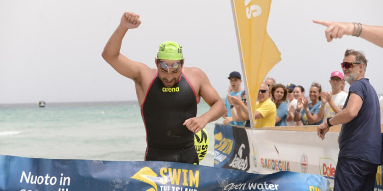 SWIMTHEISLAND San Teodoro, successo di pubblico e sport a La CintaLa  tappa sarda di SWIMTHEISLAND, organizzata da Three Experience e TriO Eventi, è stata un successo. Oltre 400 atleti in gara, assegnata a San a Teodoro anche la Coppa Italia Acsi