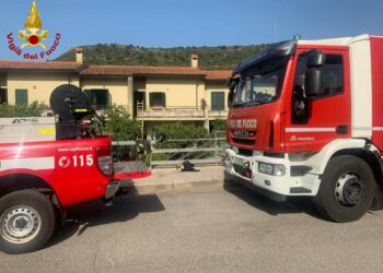 Bosa: incendio in un’abitazione, sul posto i vigili del fuoco
