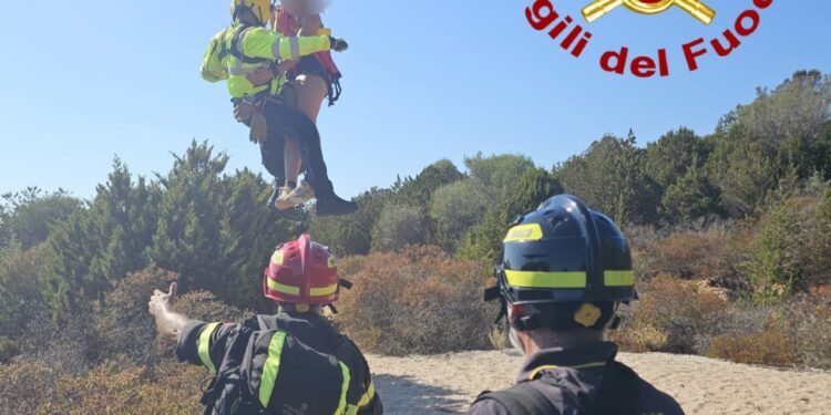 Tavolara: escursionista francese bloccata nella “ferrata degli angeli”, sul posto i vigili del fuoco e la Guardia Costiera