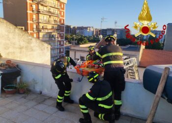 Sassari: donna cade in casa, sul posto i vigili del fuoco