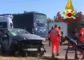 Bancali: incidente stradale tra un’utilitaria e un pullman, tra i feriti c’è anche un minore