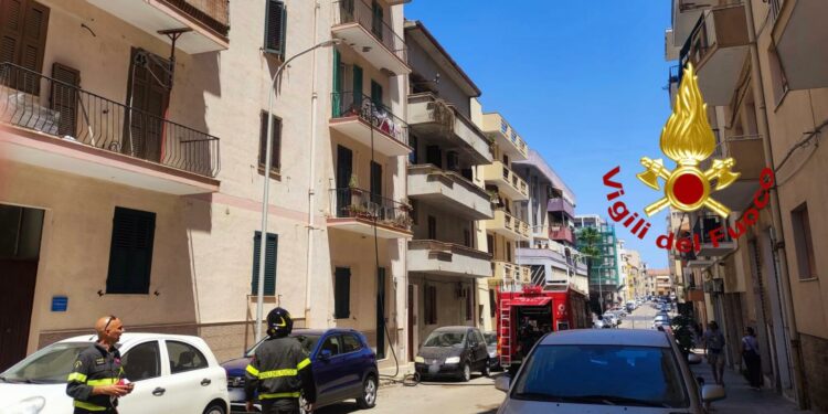 Alghero: principio d’incendio in un appartamento di via Sassari, sul posto i vigili del fuoco