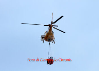 Giornata di fuoco oggi in Sardegna, 21 gli incendi segnalati, 8 hanno richiesto anche l’intervento dei mezzi aerei