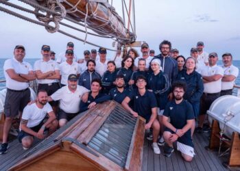 I ragazzi di Oncoematologia pediatrica del Policlinico Gemelli di Roma a bordo di Nave Italia per riscoprire le proprie abilità