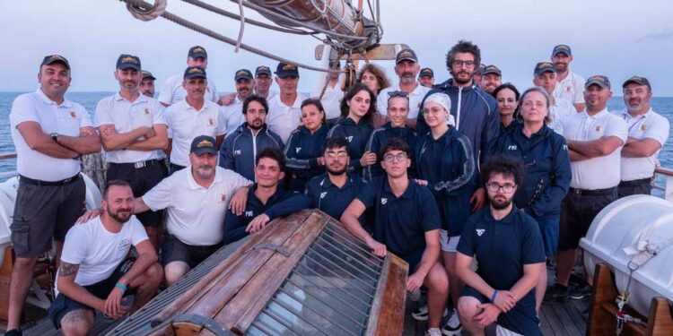 I ragazzi di Oncoematologia pediatrica del Policlinico Gemelli di Roma a bordo di Nave Italia per riscoprire le proprie abilità