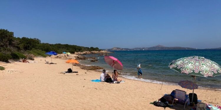 Arzachena: accesso responsabile a Le Piscine, ecco i primi dati