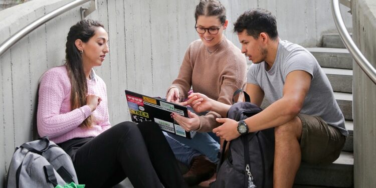 Partiranno in Spagna, Malta, Belgio e Irlanda i 20 giovani studenti provenienti da alcuni istituti superiori di Sassari e Oristano, grazie al progetto Erasmus + VET