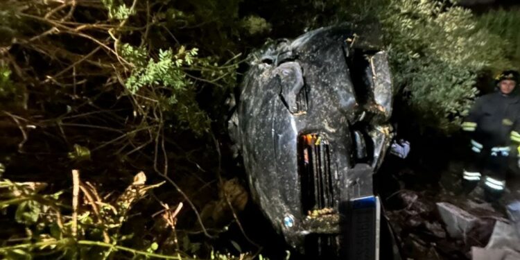 Castelsardo: incidente stradale sulla provinciale 17, sul posto i vigili del fuoco