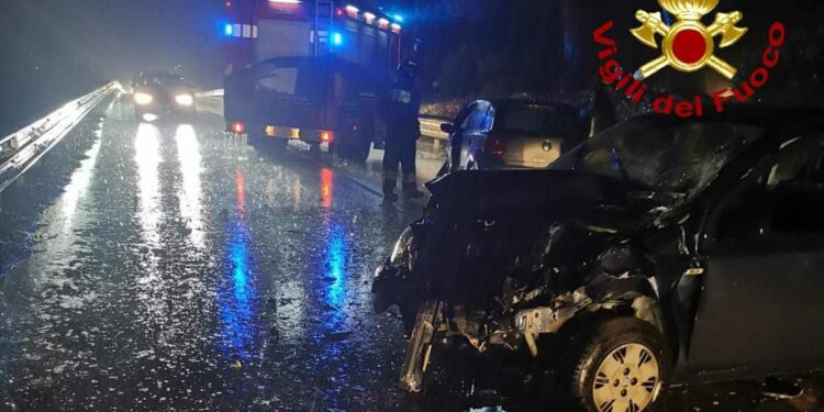 Palau: incidente stradale sulla statale 125, tre persone ferite