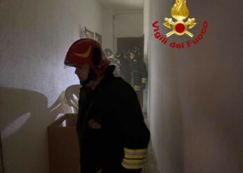 San Teodoro: incendio all’interno di un appartamento, salvato un 61enne