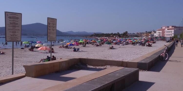 Alghero: parametri nuovamente nella norma, revocato il divieto di balneazione a San Giovanni