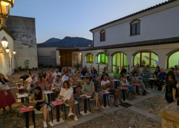 Cin Cin Cannonau arriva a Mogoro:  dal 27 al 31 agosto alla Fiera dell’Artigianato Artistico, la quarta tappa della mostra sull’oro rosso di Sardegna