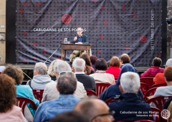 Il 26 agosto la poetessa e scrittrice Maria Grazia Calandrone arriva a Seneghe per le anteprime della ventesima edizione del “Cabudanne de sos poetas”