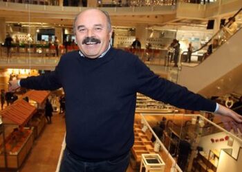 Oscar Farinetti a Porto Cervo libri venerdì 23 agosto