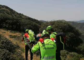Arzachena: colta da malore in Punta Romazzino, salvata una donna